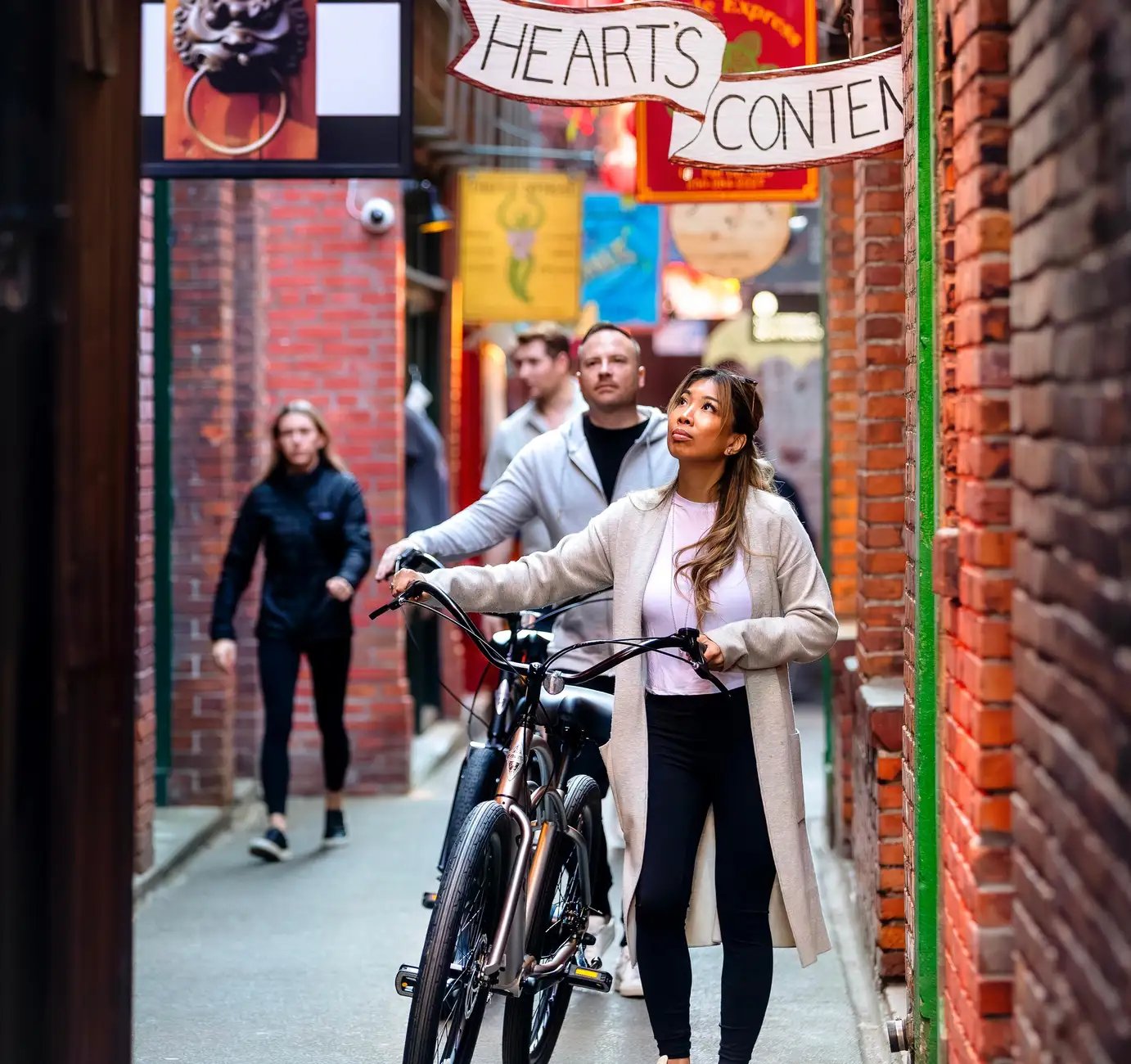 Victoria City Highlights Bike Tour - Castle Hoods & Legends