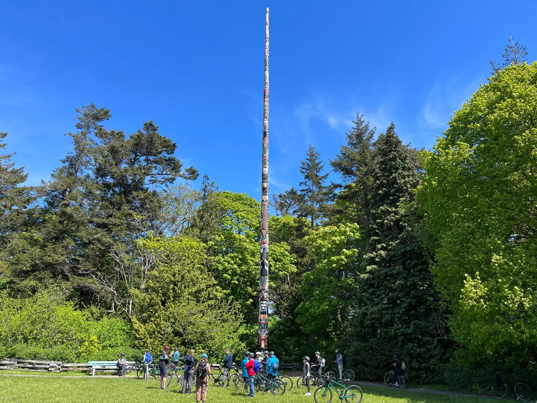 Victoria City Highlights Bike Tour - Castle Hoods & Legends
